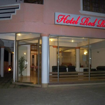 Hotel Red Rose Negombo Bagian luar foto