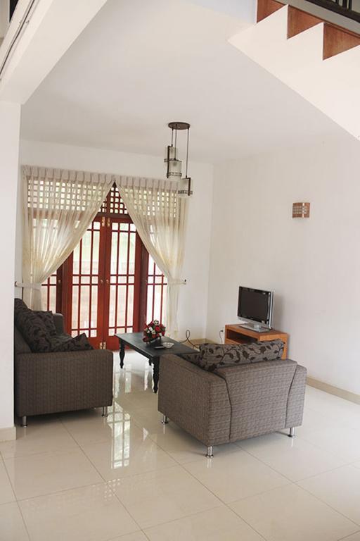 Hotel Red Rose Negombo Ruang foto