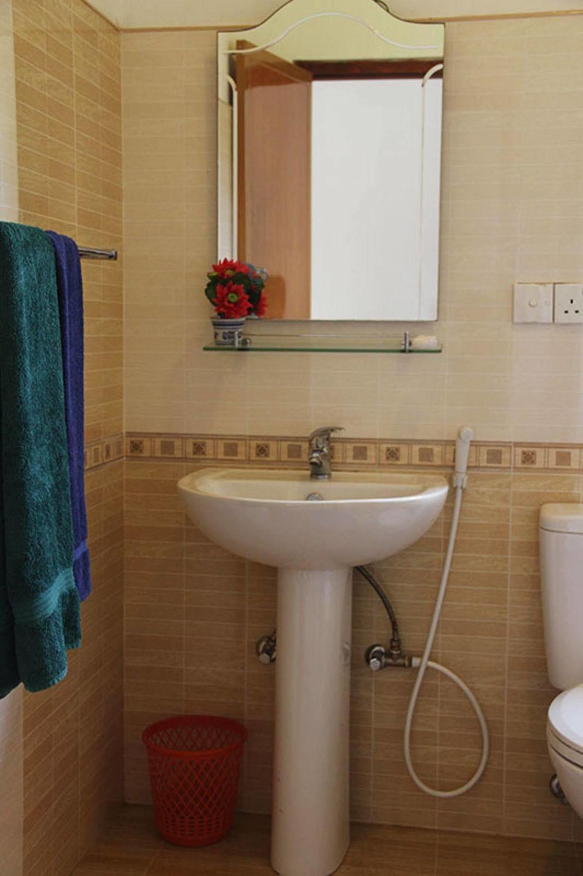Hotel Red Rose Negombo Bagian luar foto