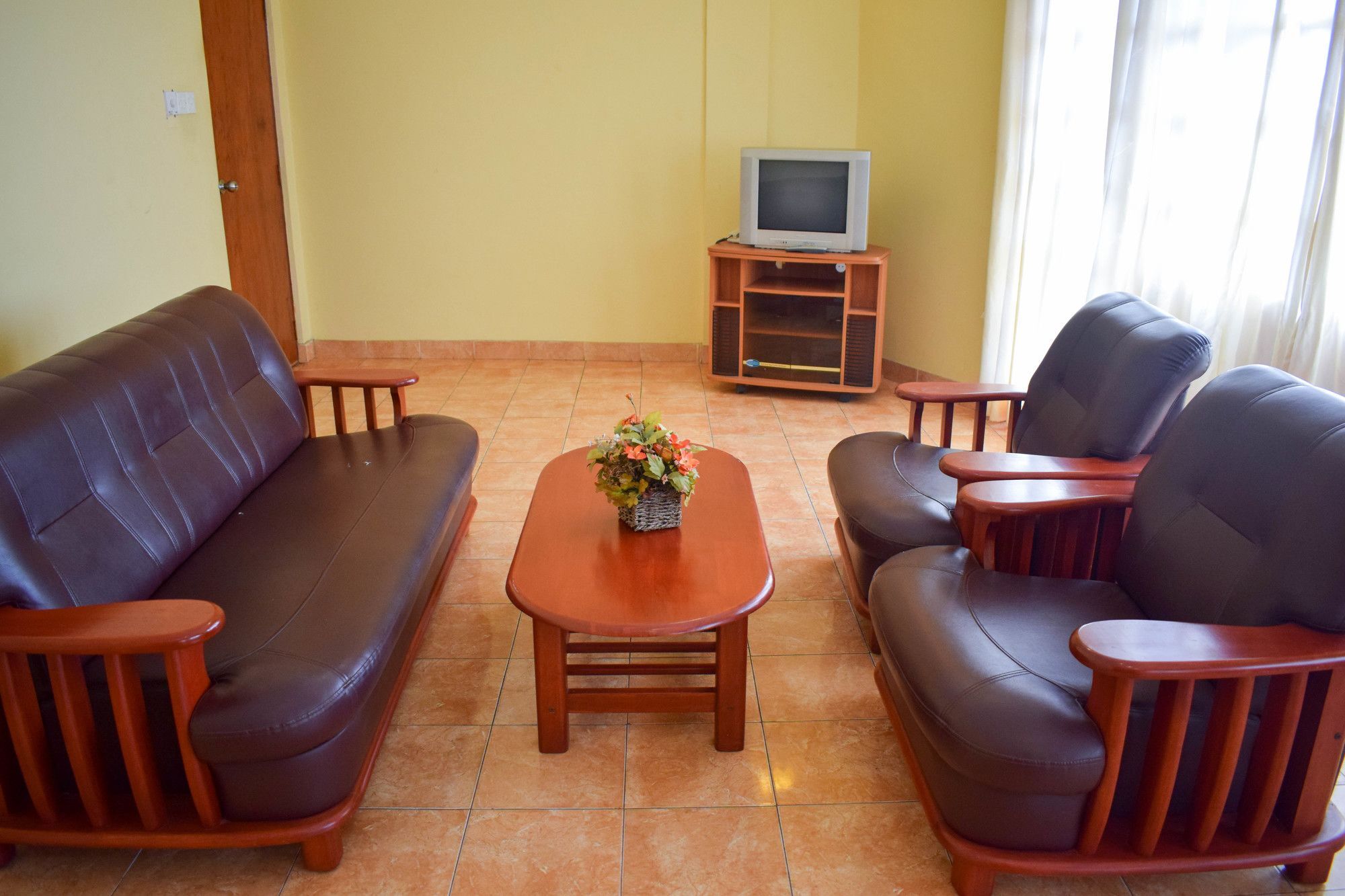 Hotel Red Rose Negombo Bagian luar foto