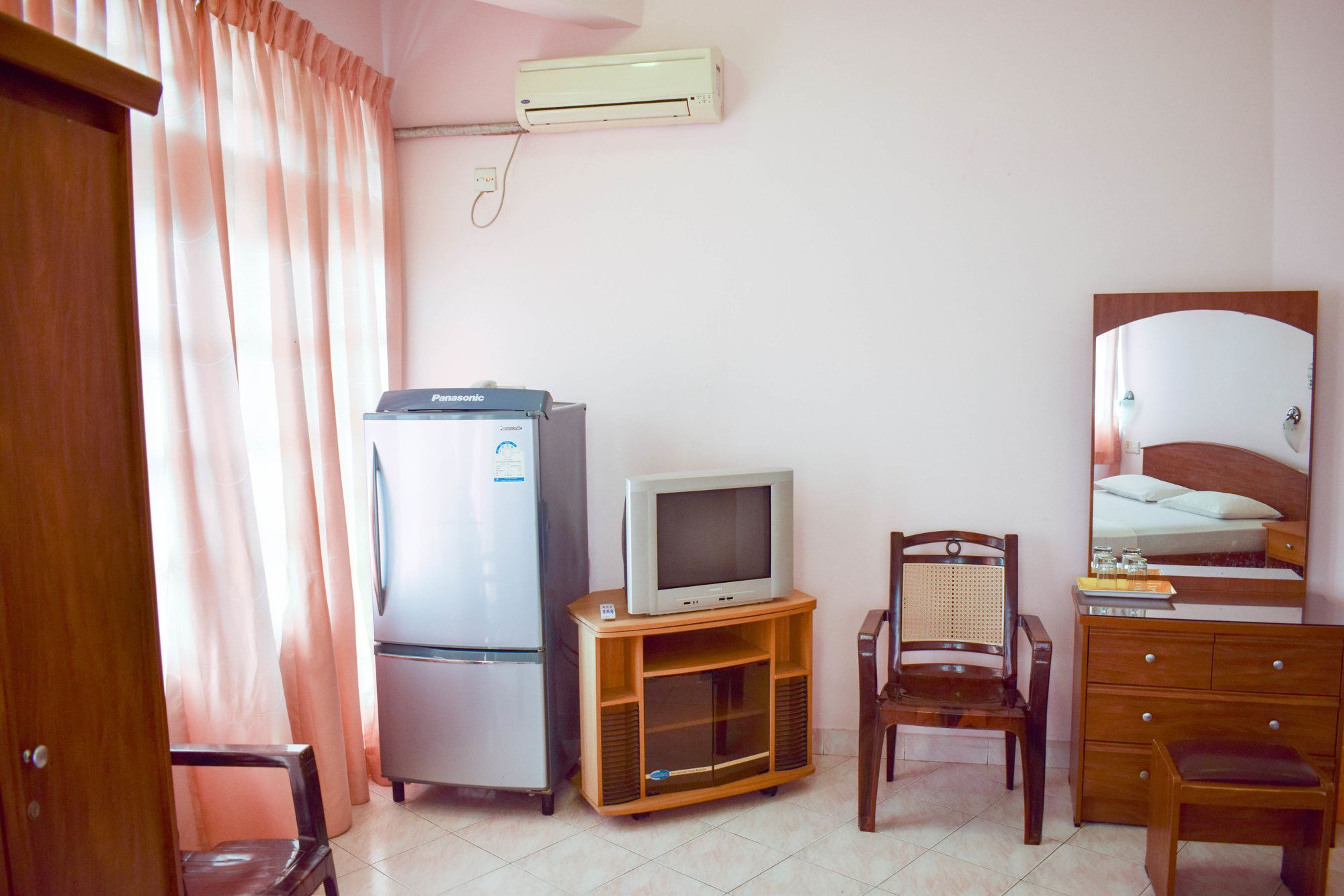 Hotel Red Rose Negombo Bagian luar foto