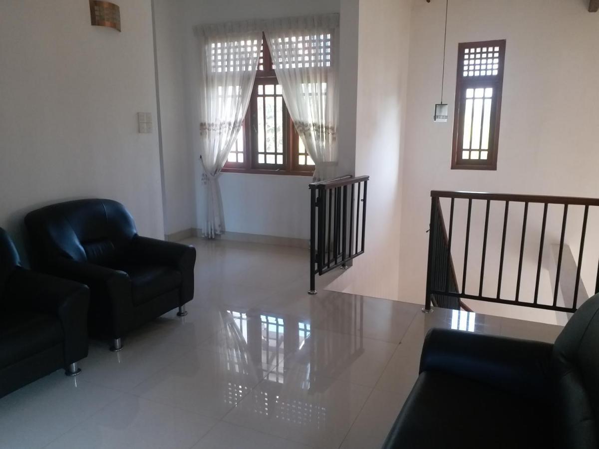 Hotel Red Rose Negombo Bagian luar foto